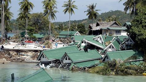 De Tsunami van 2004: Een Natuurramp met Onvergetelijke Impact op de Indonesische Maatschappij